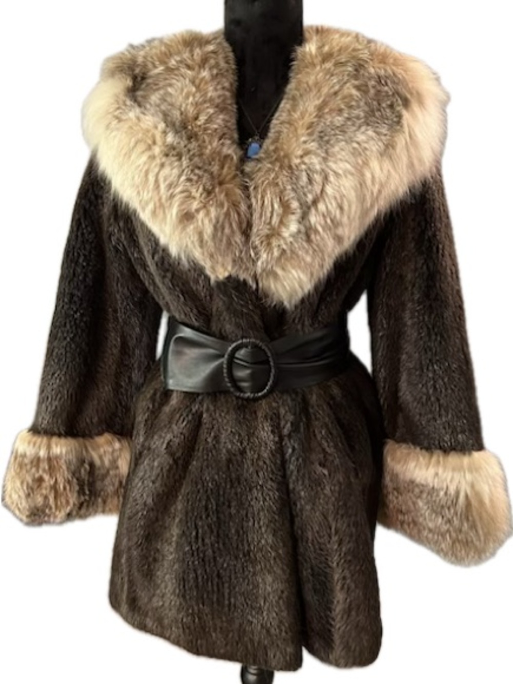 🌟 Vintage Real Fur Coat 
1970’s Grungy Shaggy